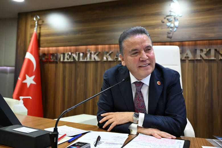 CHP'li Antalya Büyükşehir Belediye Başkanı Muhittin Böcek ve eski gelini gözaltında! Oğlu Mustafa Gökhan Böcek firari... Operasyonda 2 somut delil! 9