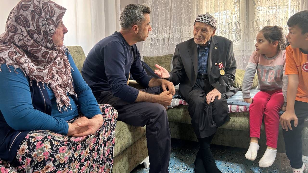 103 yaşındaki Kore gazisi torununun torununu gördü... "Belki 110 belki de 120'ye kadar da yaşarım" 5