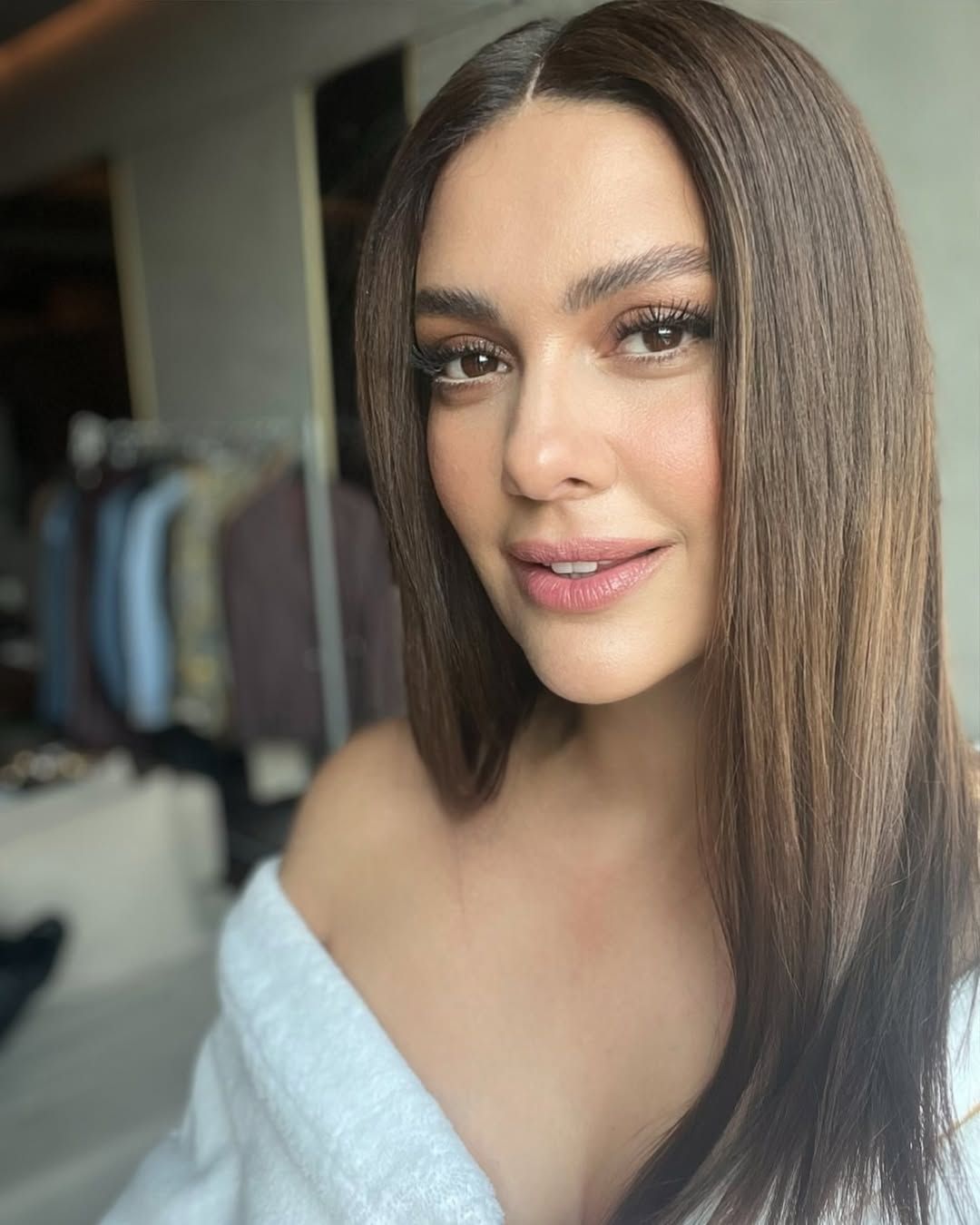 Bergüzar Korel’den yapay zekayla hazırlanmış sahte içeriklere tepki! ''Annemin telefonları susmuyor, tükettiniz bizi!'' 1
