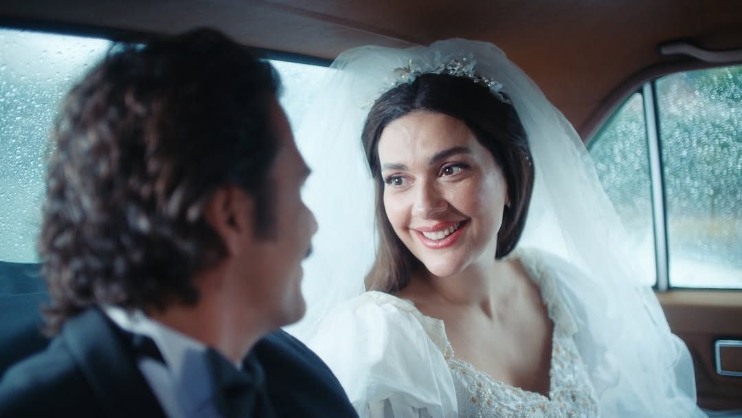 Bergüzar Korel’den yapay zekayla hazırlanmış sahte içeriklere tepki! ''Annemin telefonları susmuyor, tükettiniz bizi!'' 5