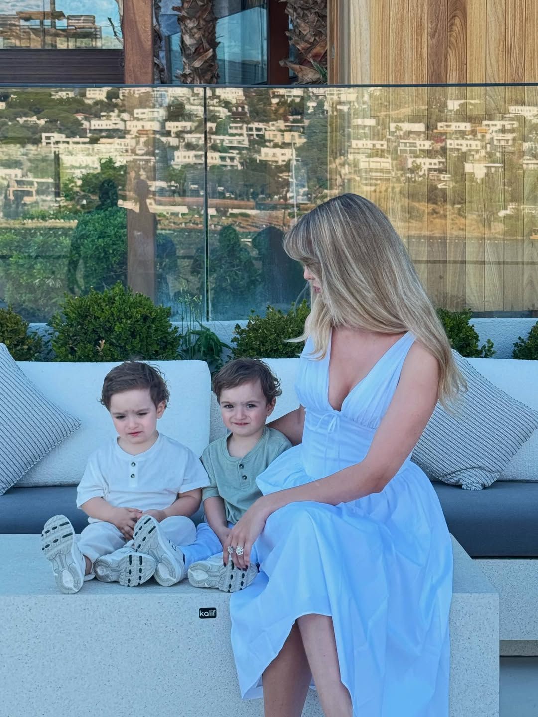 Yasemin Şefkatli ve İdo Tatlıses’ten ikizleriyle unutulmaz tatil pozları! 2