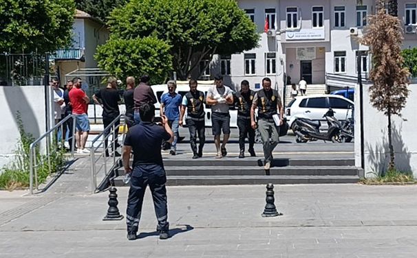 Üniversiteli Nazife'ye öz ağabeyinden 14 bıçak darbesi! Kafasını kesmek istedi... "İçimdeki ses 'sen deccalsın' diye haykırıyordu" 2