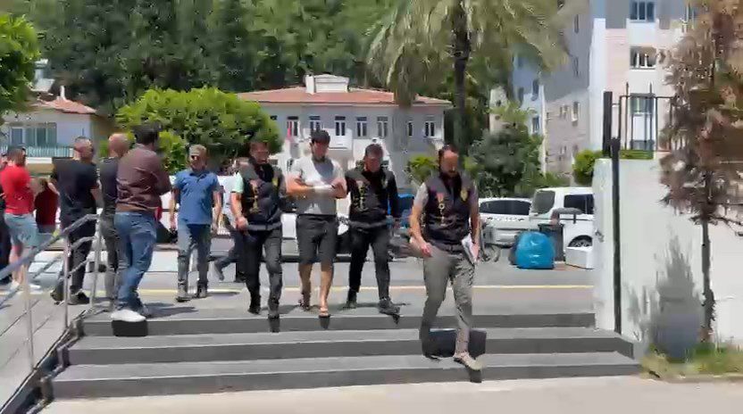 Üniversiteli Nazife'ye öz ağabeyinden 14 bıçak darbesi! Kafasını kesmek istedi... "İçimdeki ses 'sen deccalsın' diye haykırıyordu" 5