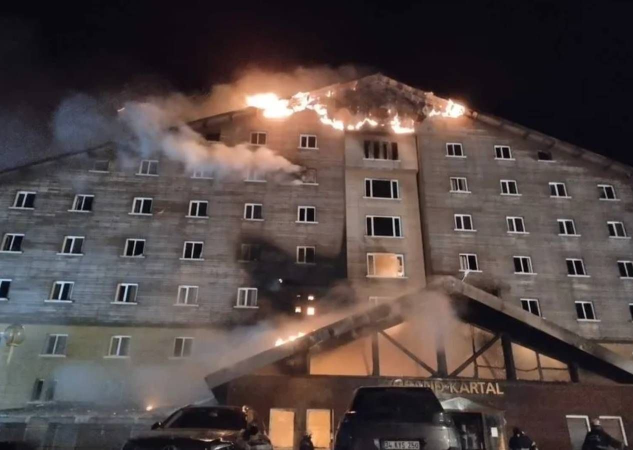 Grand Kartal Otel'de hesap günü... 32 sanık ifade veriyor, aileler mahkemeye akın etti 8