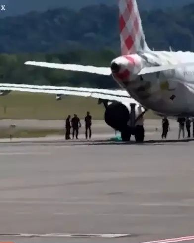 Milano'da havalimanında dehşet: Uçağın motoruna kapılan adam feci şekilde can verdi 3