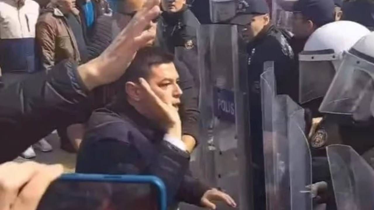 Polis kalkanını yumruklayan Marmaris Belediye Başkanı Acar Ünlü hakim karşısına çıktı 1