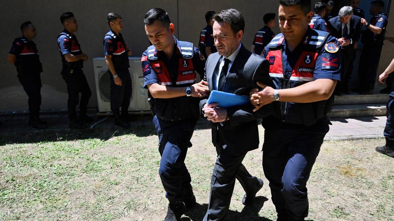Grand Kartal Otel’in sahibi Halit Ergül mahkemede herkes özür beklerken "kusurum yok" dedi, çapraz sorgusu sürüyor 4