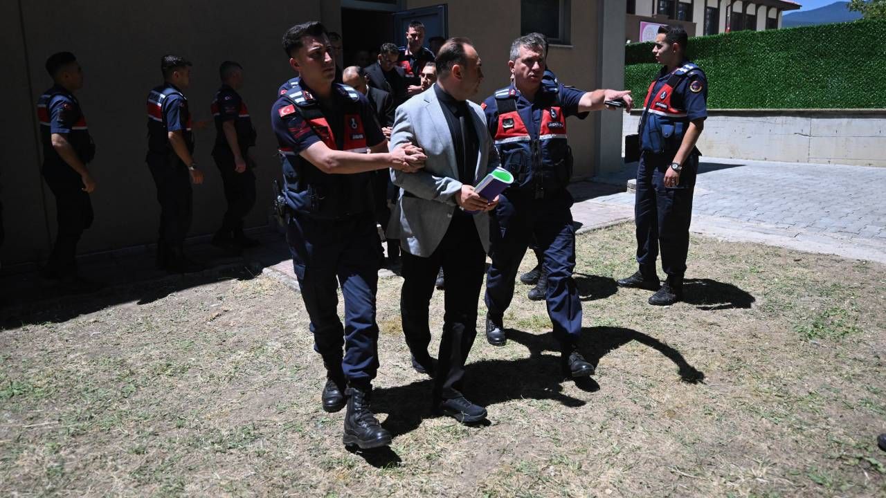 Grand Kartal Otel’in sahibi Halit Ergül mahkemede herkes özür beklerken "kusurum yok" dedi, çapraz sorgusu sürüyor 7