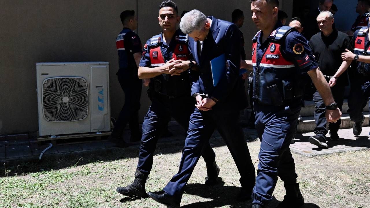Grand Kartal Otel’in sahibi Halit Ergül mahkemede herkes özür beklerken "kusurum yok" dedi, çapraz sorgusu sürüyor 9