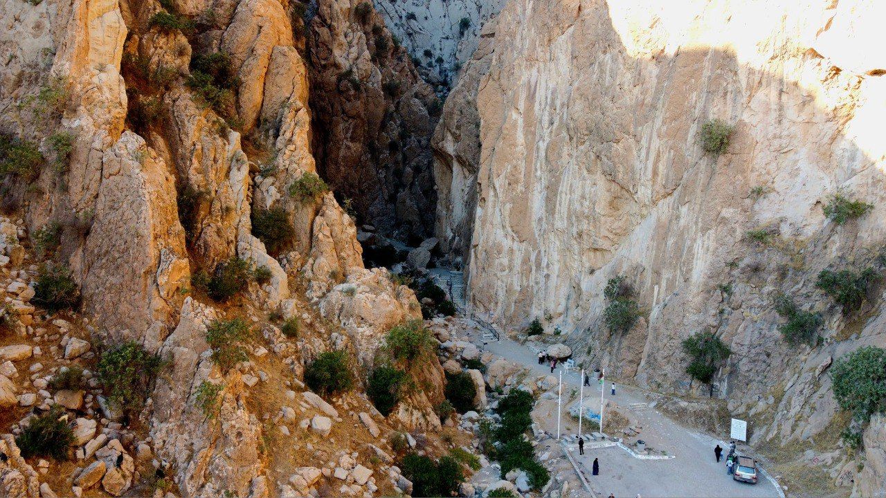 PKK'nın silahları bıraktığı Cesane Mağarası görüntülendi! Süleymaniye’de güvenlik alarmı... Silah bırakma işlemi sona erdi! 12