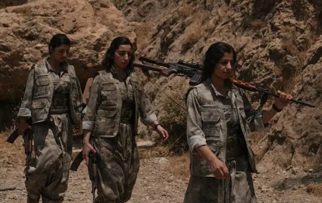 PKK'lıların silahları yaktığı anlar paylaşıldı! Keleşler kazanda yakıldı... 15