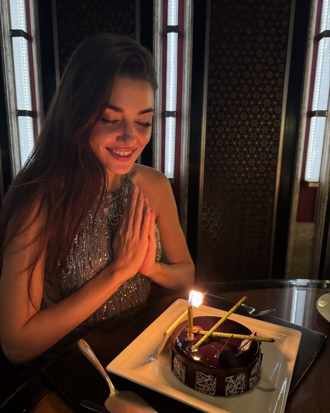 Hande Erçel'in 6 yıllık anne hasreti! Gözyaşlarıyla anlattı: Başa çıkabildim mi bilmiyorum 5