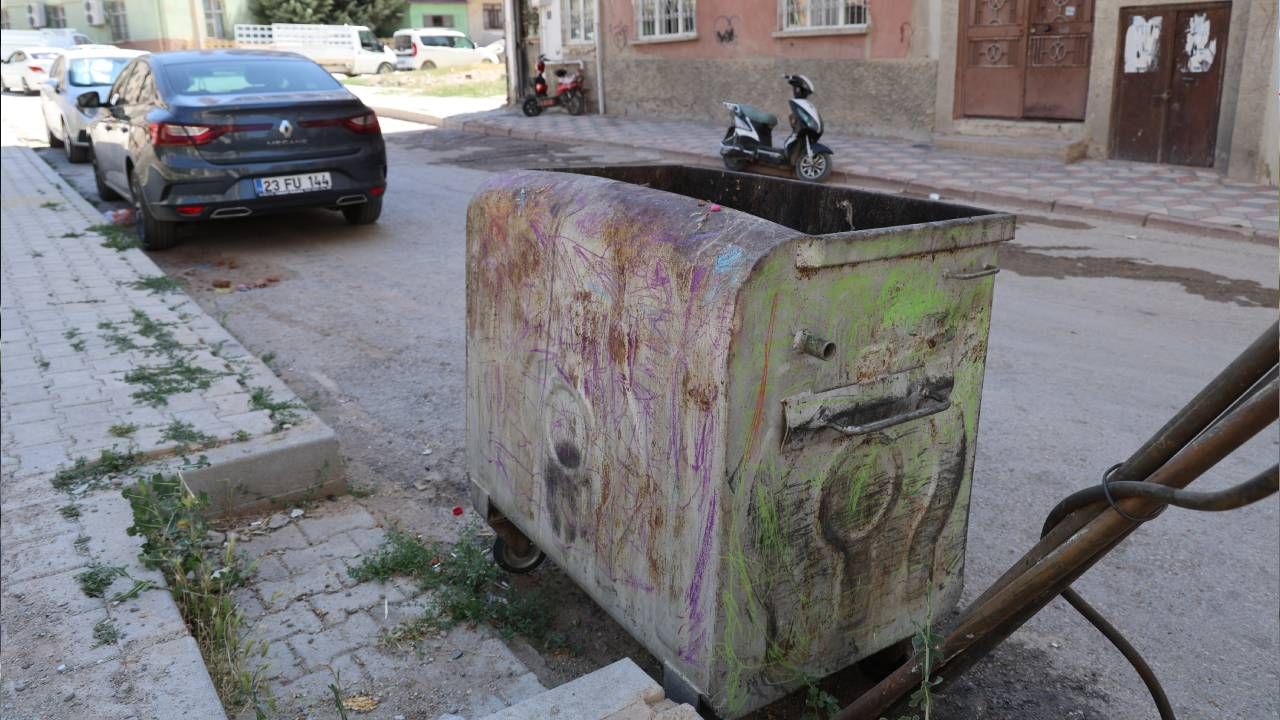 Elazığ'da "vicdansızlığın daniskası!" Çöp konteynerinde yeni doğmuş bebek bulundu 5