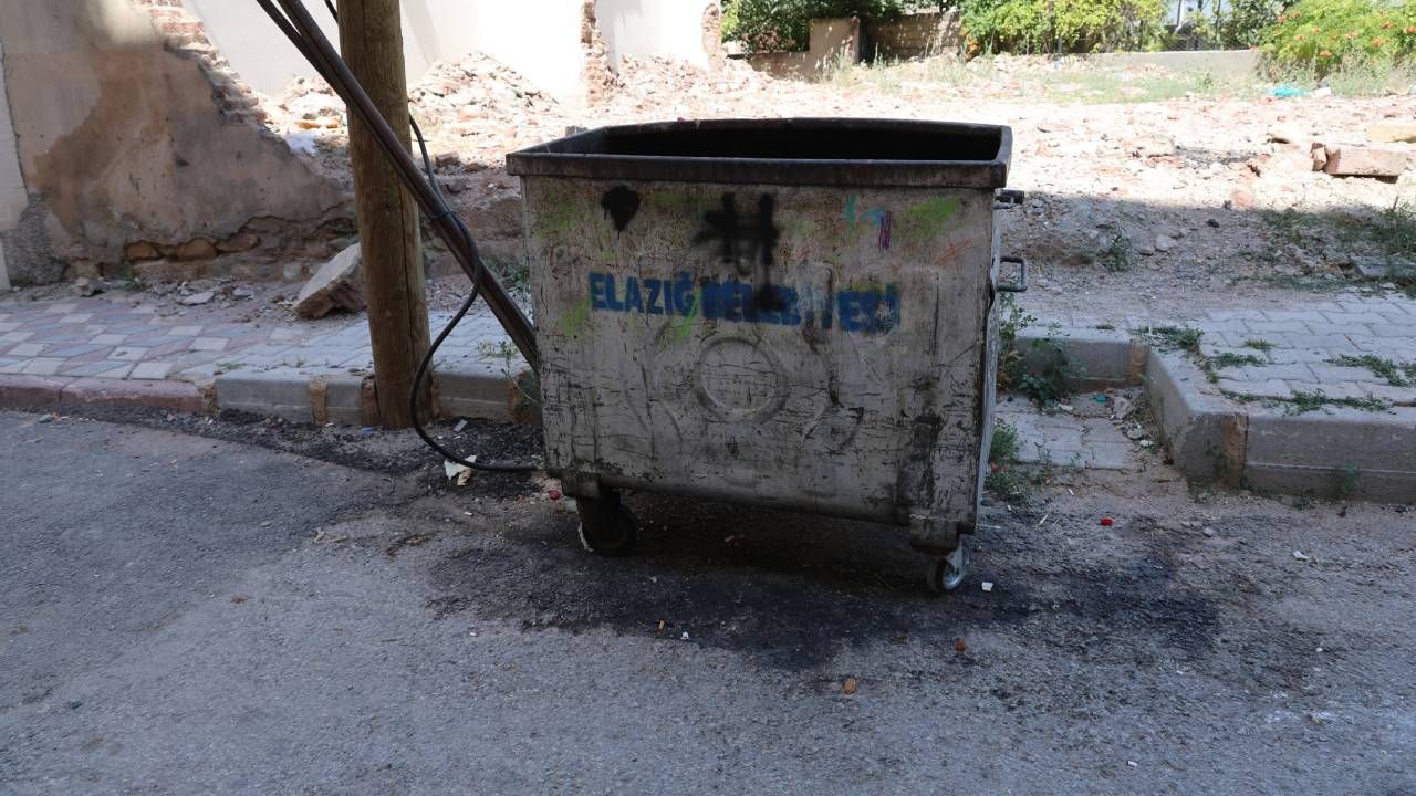 Elazığ'da "vicdansızlığın daniskası!" Çöp konteynerinde yeni doğmuş bebek bulundu 2