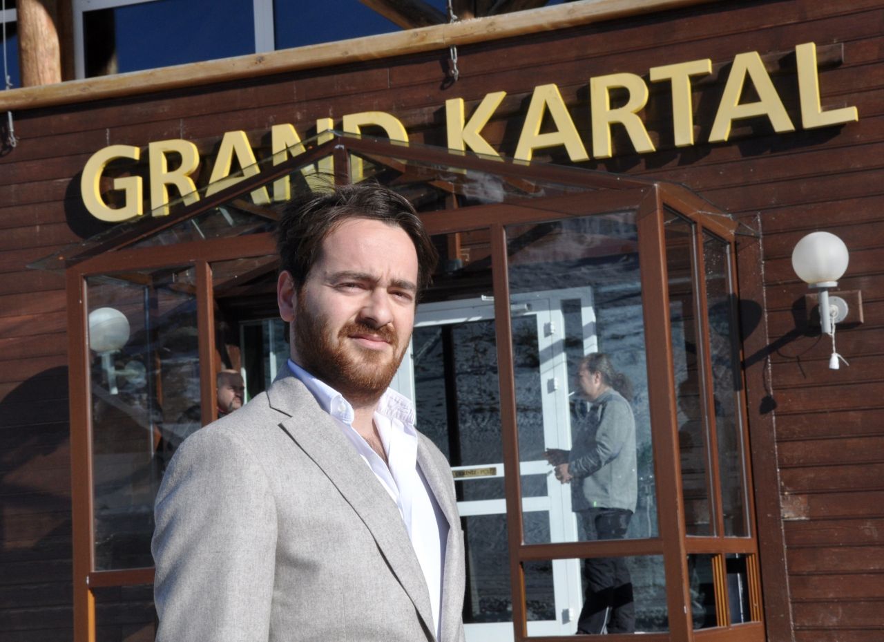 Otelin Genel Müdürü ailesini kurtarıp kaçmış... Görüntüler salonda izletildi, "Katilsiniz" 1