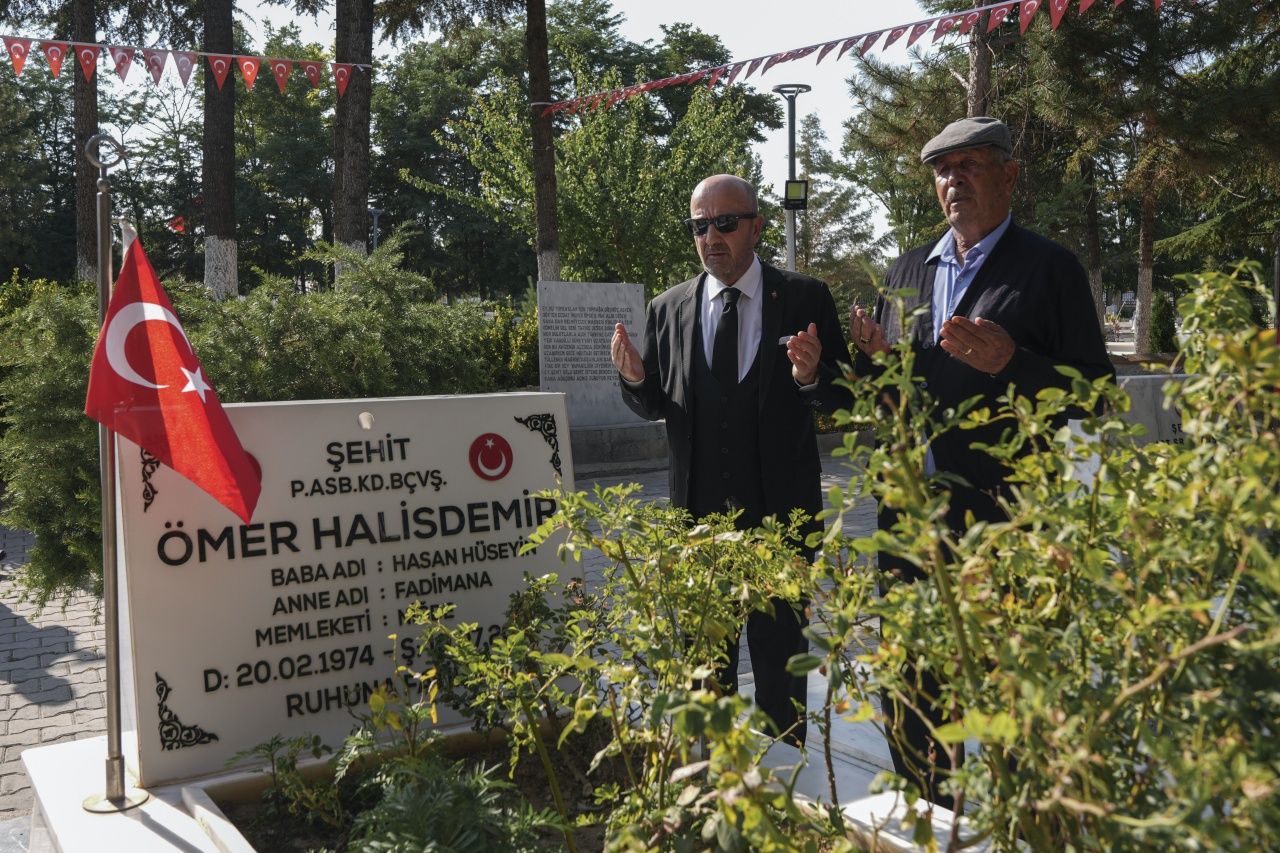 O tek kurşun, bir milletin kaderini değiştirdi! Ömer Halisdemir’in şehit düştüğü noktada kanı hala korunuyor.... 6