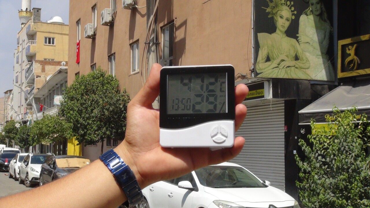 Hayatı felç eden sıcaklık! O ilçede termometreler 47 dereceyi gördü! 2