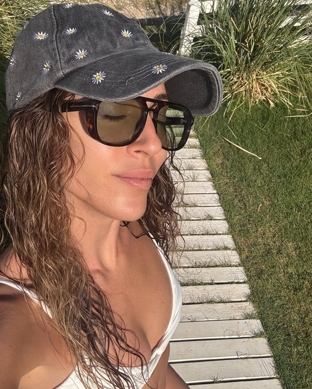 Sinem Kobal'dan nefes kesen tatil pozları 6