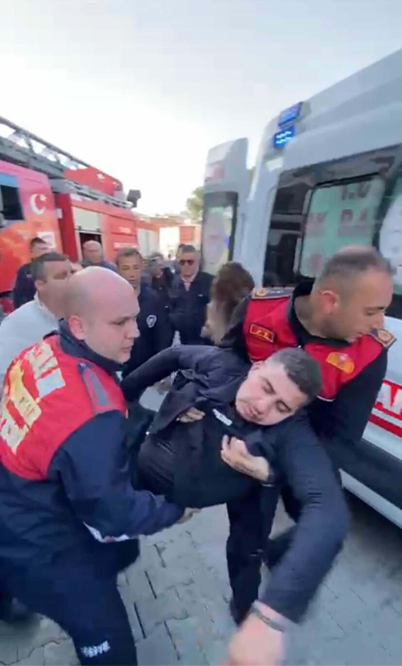 Nazilli'de eşi ve 2 çocuğunun uyuduğu evi kundaklayan itfaiye eri Turgay Gezgin cezaevinde intihar etti 4