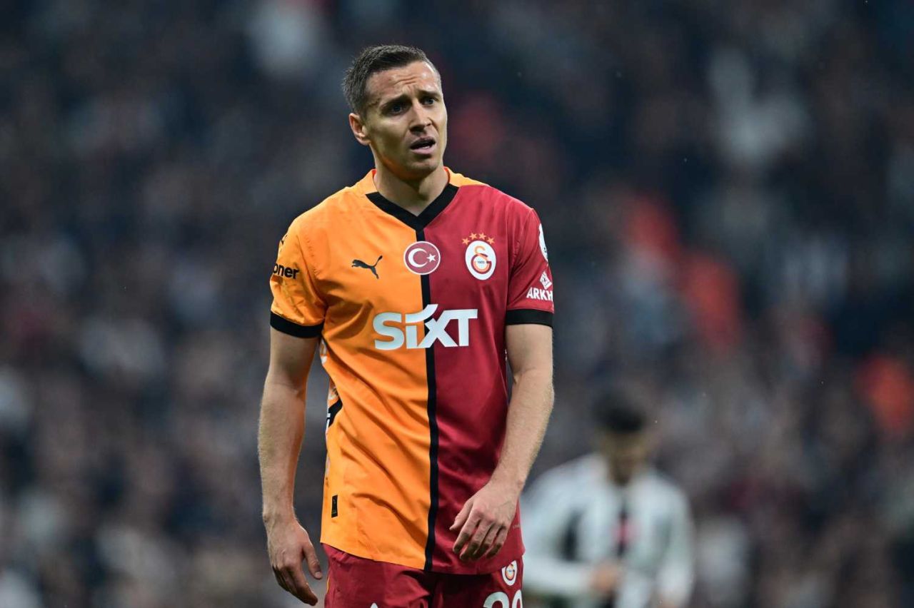 Okan Buruk Teklif Geldiğini Görünce Hemen Gönderin Talimatı Verdi 4