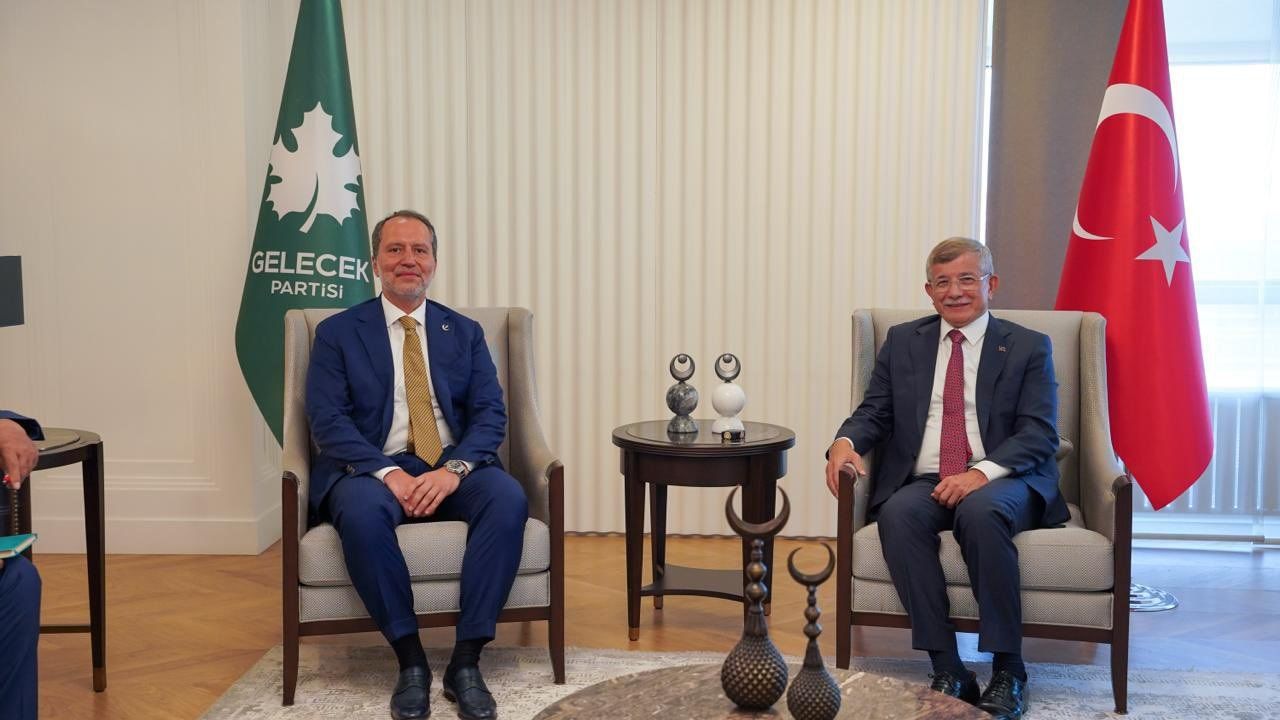 Tatil iyi geçti mi beyler? Bronz tenli Erbakan ve Davutoğlu sosyal medyanın diline düştü... 5