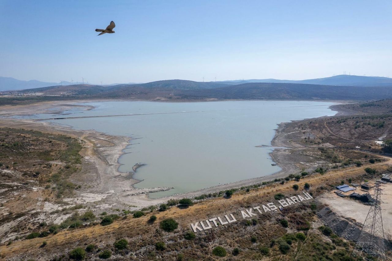 Çeşme'nin suyu kalmadı! Tatil cennetinde alarma geçildi, kesintiler başlıyor 4