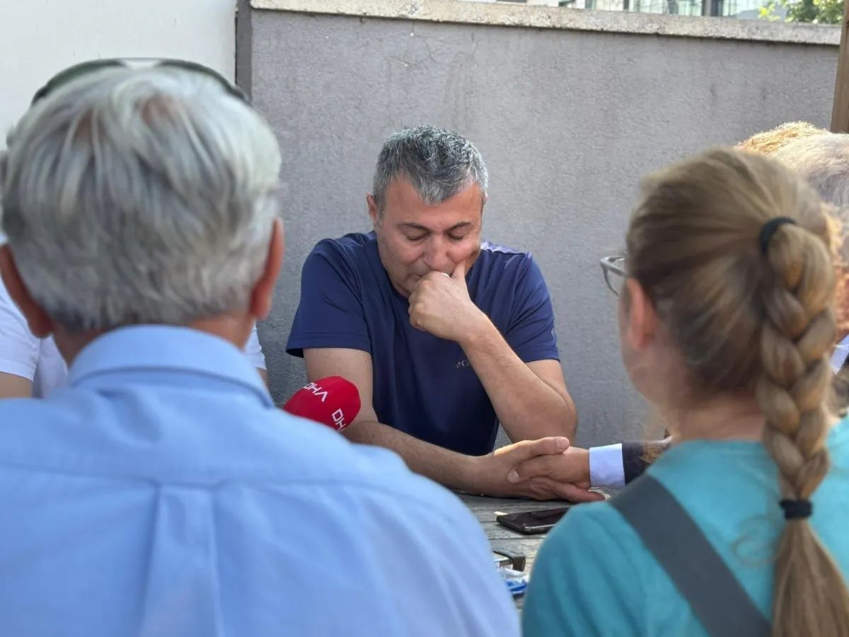“Motoru sattırdık, kaza yapmasın diye… Böyle bir şey oldu...” Yangın şehidi Bayram Eren Arslan’ın babası konuştu, gözyaşları sel oldu 3