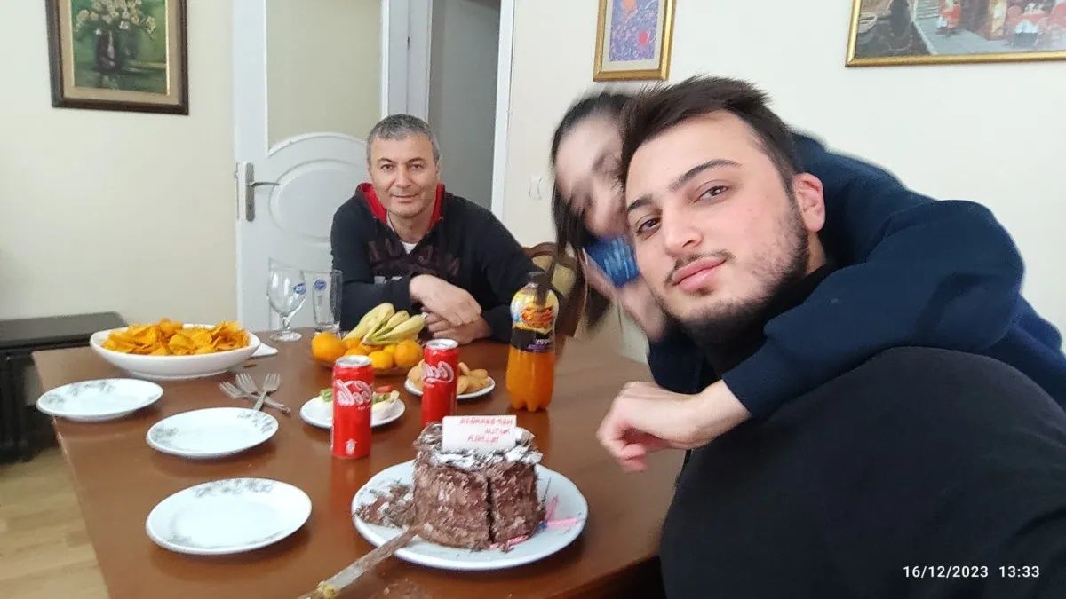 “Motoru sattırdık, kaza yapmasın diye… Böyle bir şey oldu...” Yangın şehidi Bayram Eren Arslan’ın babası konuştu, gözyaşları sel oldu 7