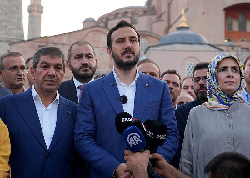 Ayasofya'nın ibadete açılışının 5. yılında Cumhurbaşkanı Erdoğan'dan dikkat çeken mesaj: Ayasofya'nın dirilişini görmeyi bizlere nasip eden Rabb'ime sonsuz şükürler olsun 7