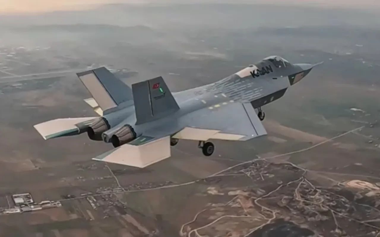 Türkiye'den tarihi savunma ihracatı! İmzalar atıldı! 48 adet KAAN savaş uçağı Endonezya'ya satıldı! 5