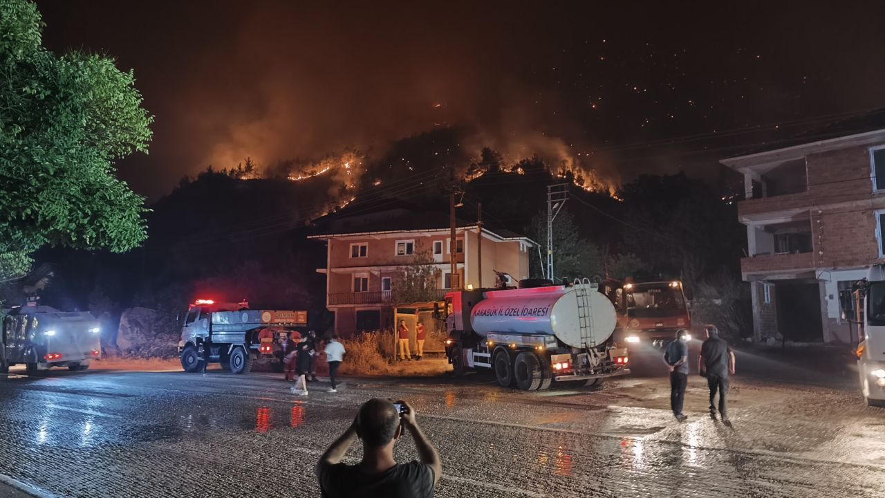 Kabus gecesi! Karabük'te yol kenarı dahil yanıyor! Dron görüntüleri dehşeti ortaya çıkardı! 5