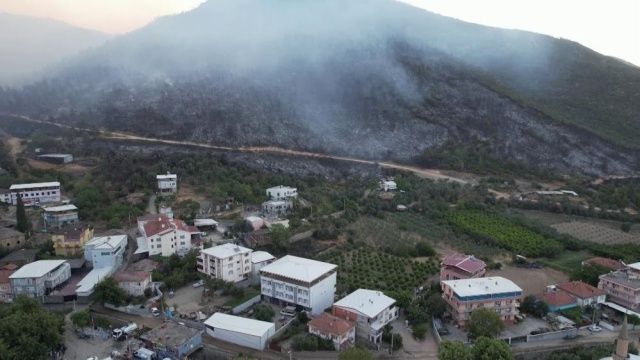 Bursa orman yangınında son durum:  Bin kişilik ordu geceyi uykusuz geçirdi! Yangının enerjisi düşürüldü... Tahribat gün ağarınca ortaya çıktı 4