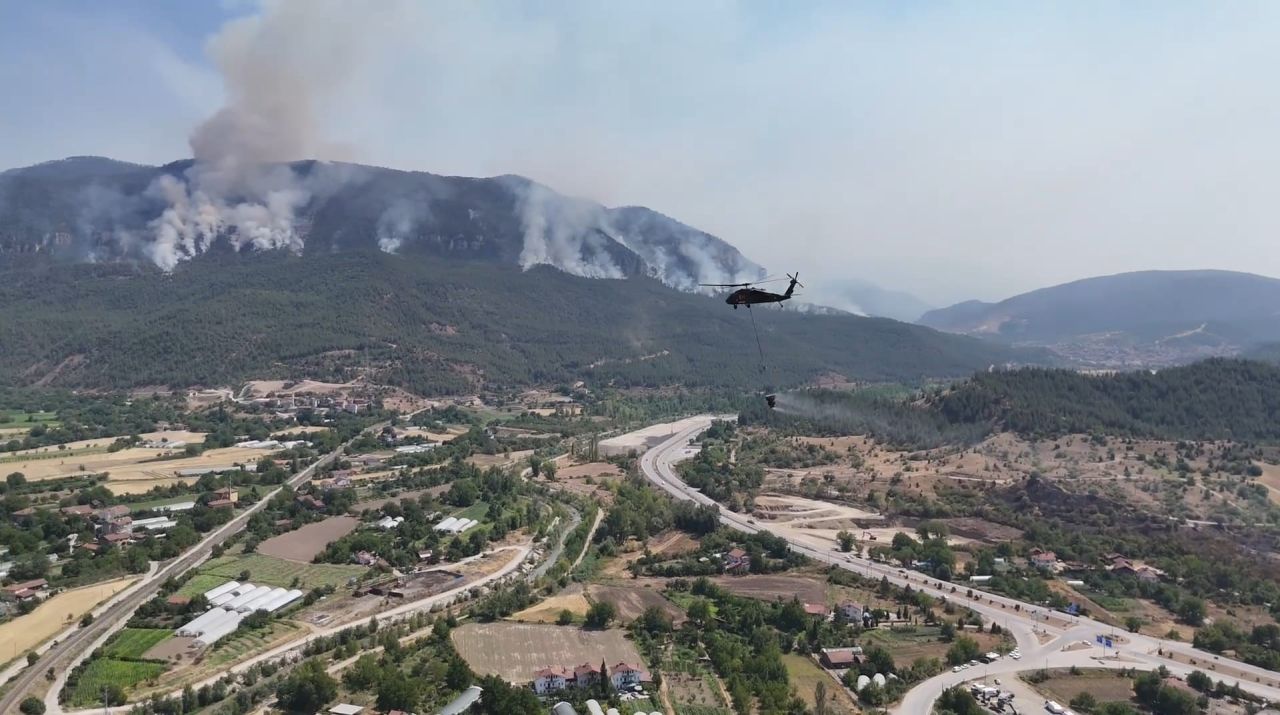 Karabük'te 1.839 vatandaş güvenli yerlere tahliye edildi; 19 köy, 57 mahalle! Alevlerle 5 gündür mücadele 4