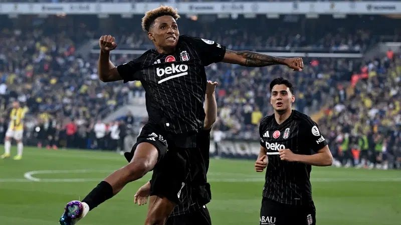 Beşiktaş taraftarını ayaklandıracak gelişme! Gedson Fernandes gidiyor... Beşiktaş, yıldız ismini 20+5 milyon euroya Spartak Moskova’ya satıyor 5