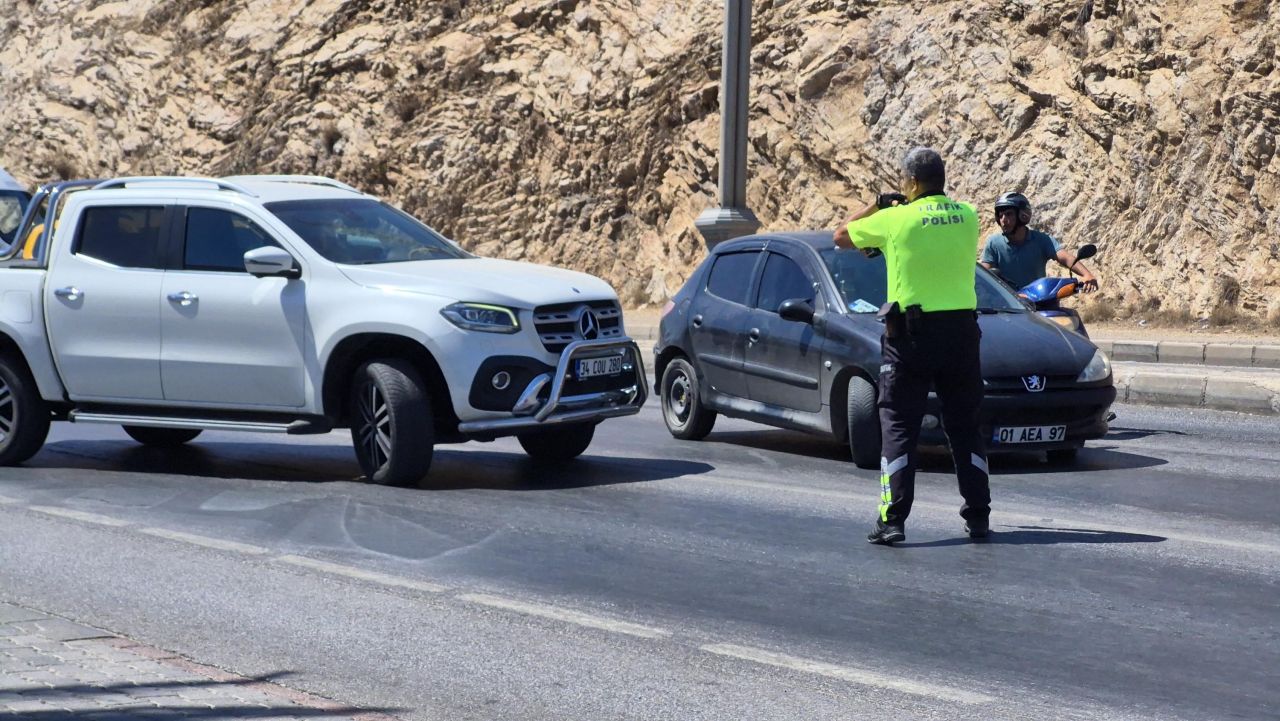 Dilan Çıtak Bodrum'da polisin üstüne araç sürmüştü! Babası İbrahim Tatlıses'ten ilk açıklama geldi: Hani beni kabul etmiyordu? 4
