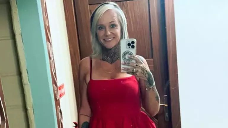 Ünlü İngiliz komedyen Cerys Nelmes İstanbul'da hırsızlık yaparken yakalandı! 3