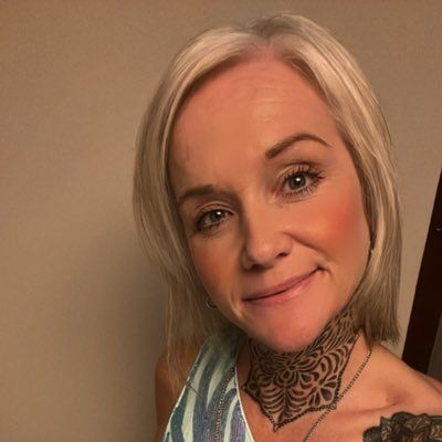 Ünlü İngiliz komedyen Cerys Nelmes İstanbul'da hırsızlık yaparken yakalandı! 1