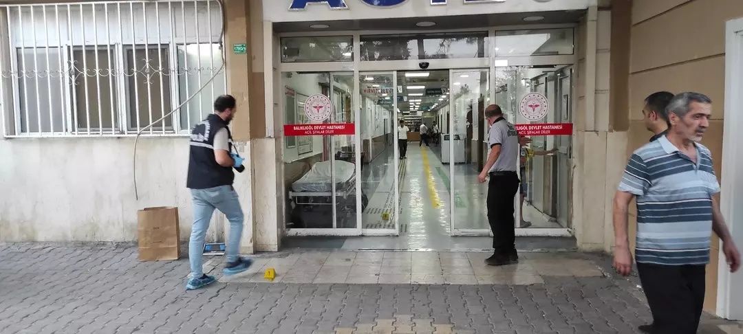 Şanlıurfa’da hastane dehşeti: Başhekim yardımcısı ve güvenlik görevlisi bıçaklandı! Saldırgan suç aletiyle birlikte yakalandı! 5