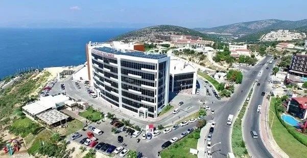Aydın'da çocuk doktoru skandalı! Para karşılığı bebek aldı, kucağından düşürünce hastaneye gizlice geri getirdi 1