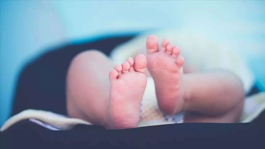 Aydın'da çocuk doktoru skandalı! Para karşılığı bebek aldı, kucağından düşürünce hastaneye gizlice geri getirdi 5