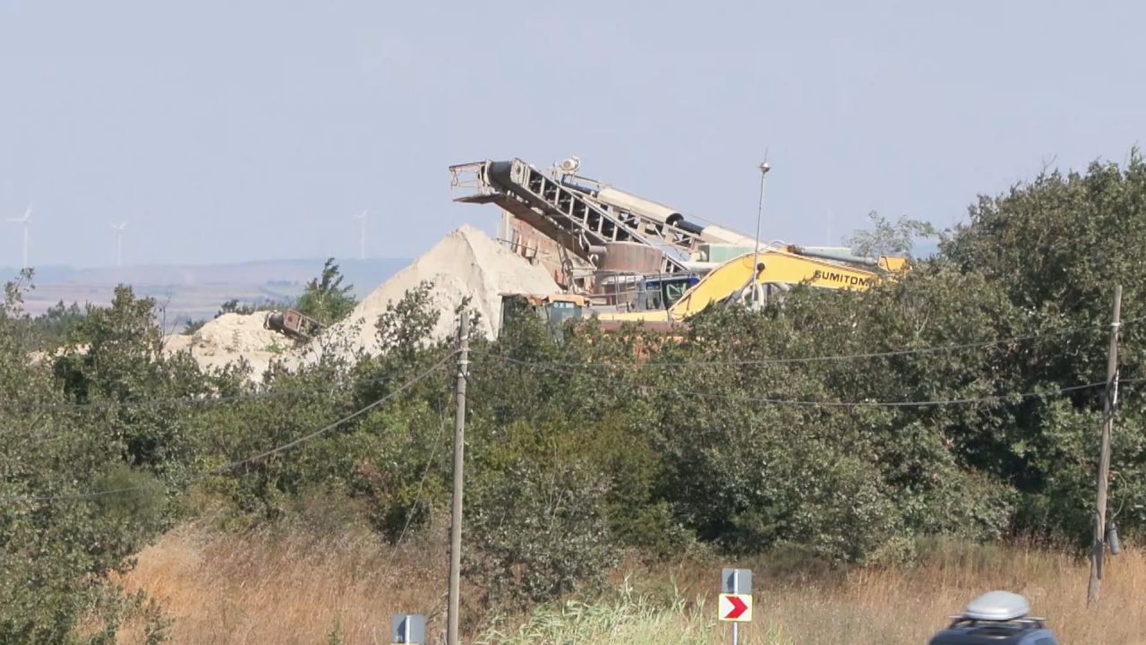 Silivri'de kum ocağında göçük: Balçığın altında kalan işçi 3 gün sonra cansız olarak çıkarıldı 6