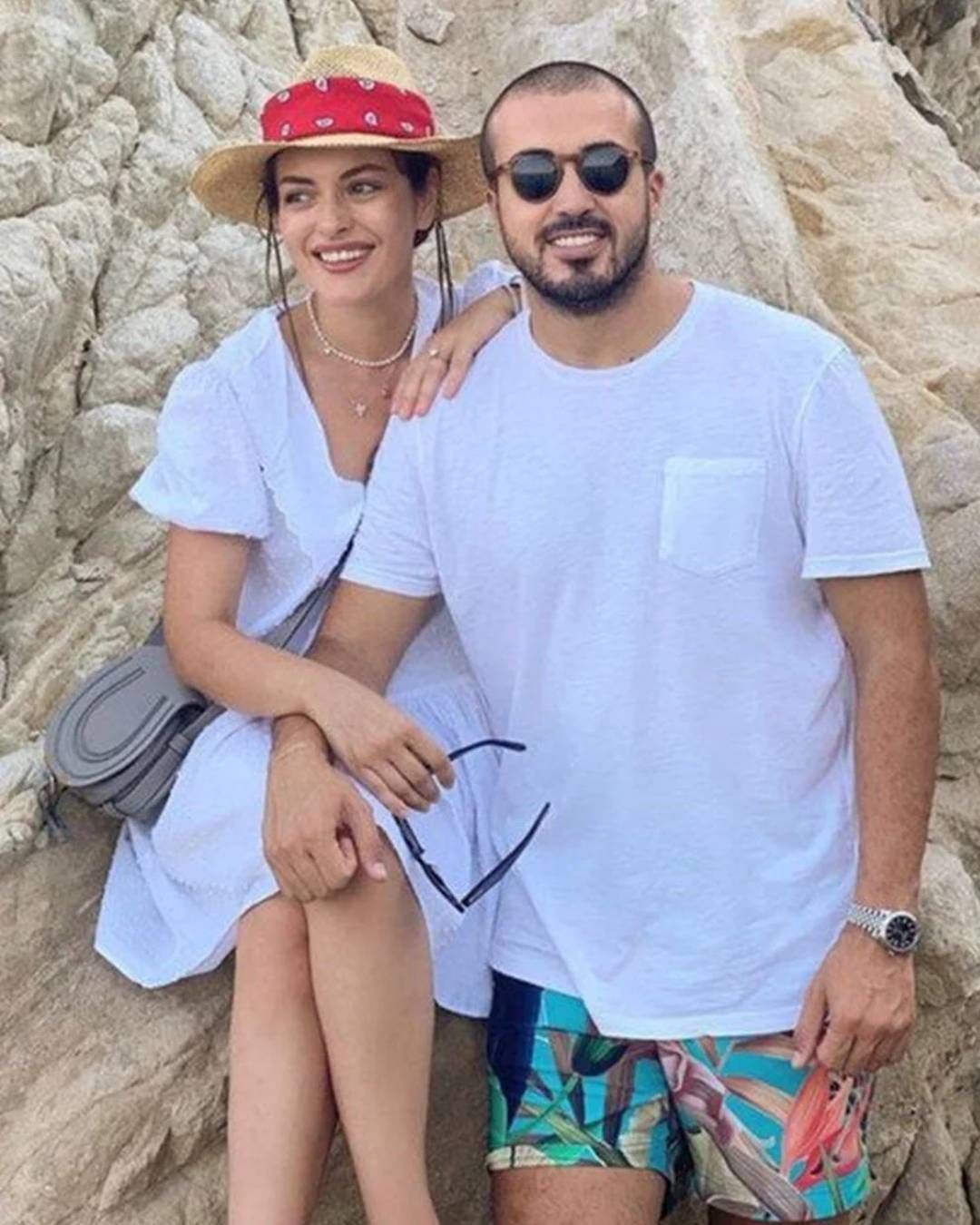 Çeşme'de olaylı gece! Mekanda magandalık yapan iki kişi işletme sahibini bacağından vurdu 1