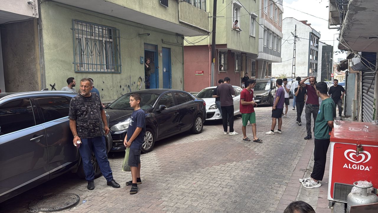 Kağıthane'de kan donduran vahşet! Yumurtayı çırpıyordu, ev arkadaşı arkadan gelip boğazını kesti 11