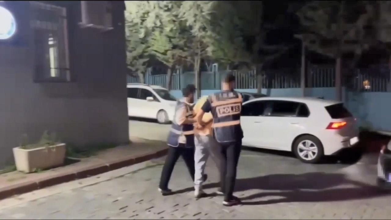 Kağıthane'de kan donduran vahşet! Yumurtayı çırpıyordu, ev arkadaşı arkadan gelip boğazını kesti 2