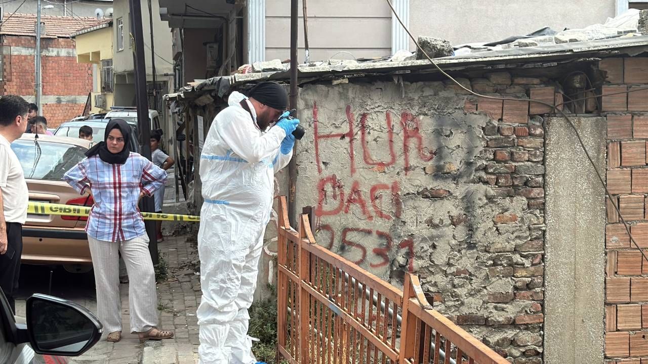 Kağıthane'de kan donduran vahşet! Yumurtayı çırpıyordu, ev arkadaşı arkadan gelip boğazını kesti 12