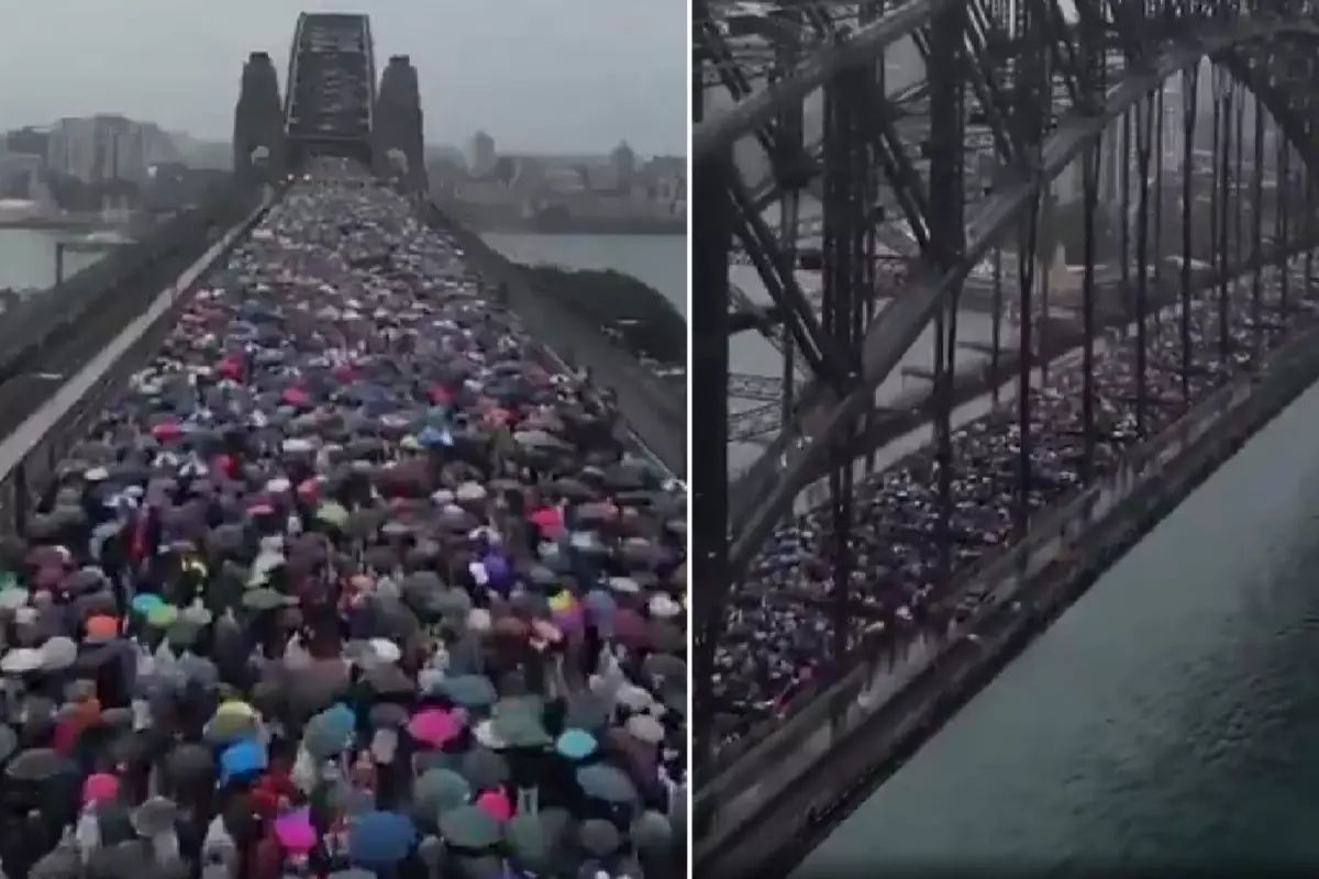 Avustralya'daki Sydney Liman Köprüsü’nde tarihi yürüyüş! 90 bin kişi Filistin için buluştu 1