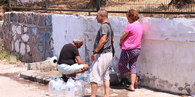 Çeşme’de tatil değil tifo var! Su krizi hastaneleri vurdu: Şebekeden mikrop akıyor, aciller doldu taştı! 4
