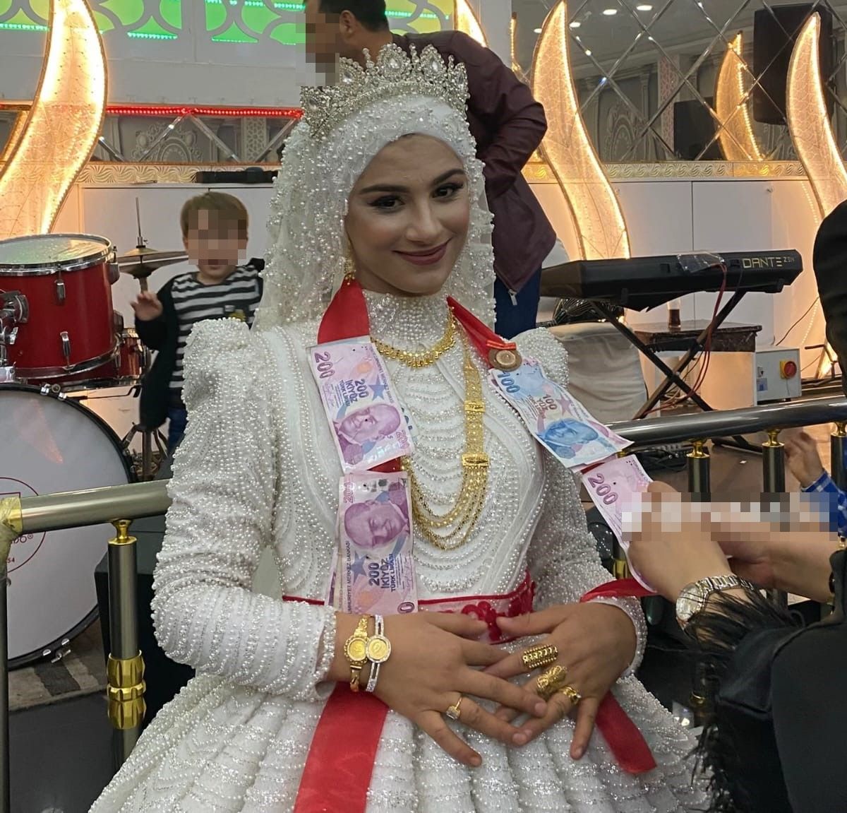 Helin 3 aylık hamileydi, umutluydu, dini nikahlı eski eşi yaşatmadı! Yürek yakan kına gecesi görüntüleri... 5