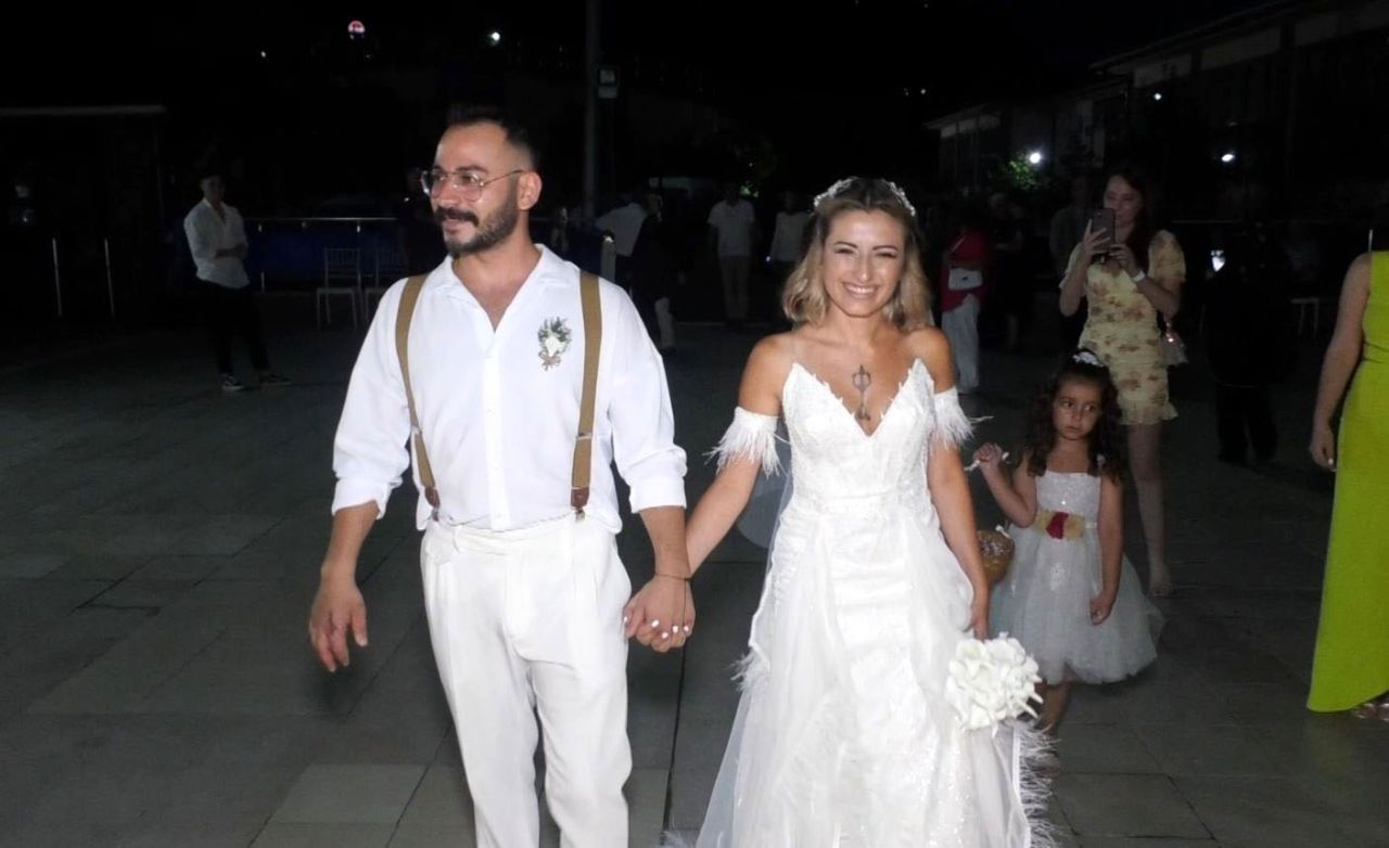 Sinem Topaloğlu'nun cinayetten 2 saat önceki fotoğrafı ve mesajı kahretti! Eve gelir diye dışarda yiyormuş 10