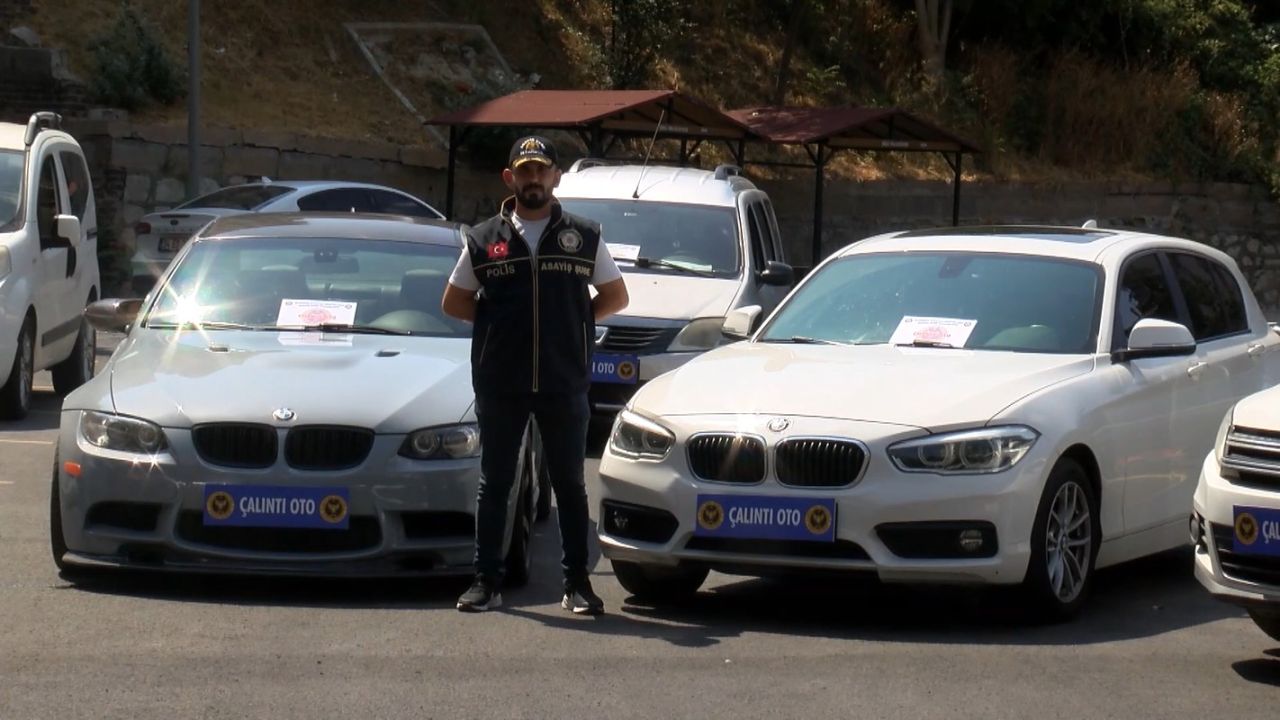 Şaseyi değiştir, belgeyi uydur, milyonları cebe at: İstanbul'da milyonlarca liralık otomobil vurgunu! Ele geçirilen araçlar böyle sergilendi... 7